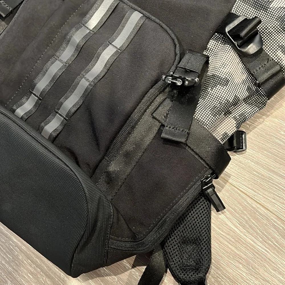 Oakley camo backpack. NWOT